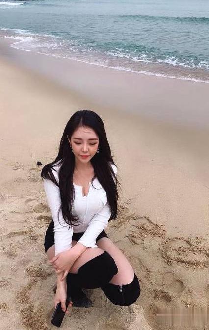 四川惊现多人性侵案？！3男1女<strong>调教</strong>细节曝光！<strong>双男挤奶</strong>是真是假？